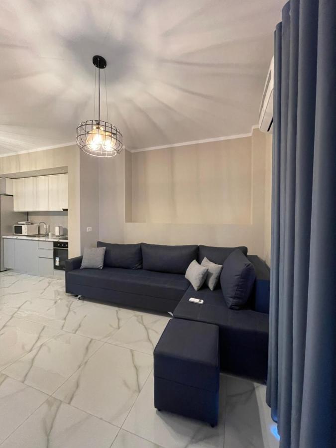 Modern Beachfront Apartments ซารานเดอ ภายนอก รูปภาพ