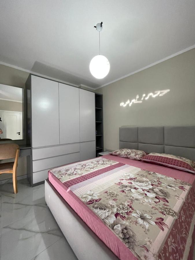Modern Beachfront Apartments ซารานเดอ ภายนอก รูปภาพ