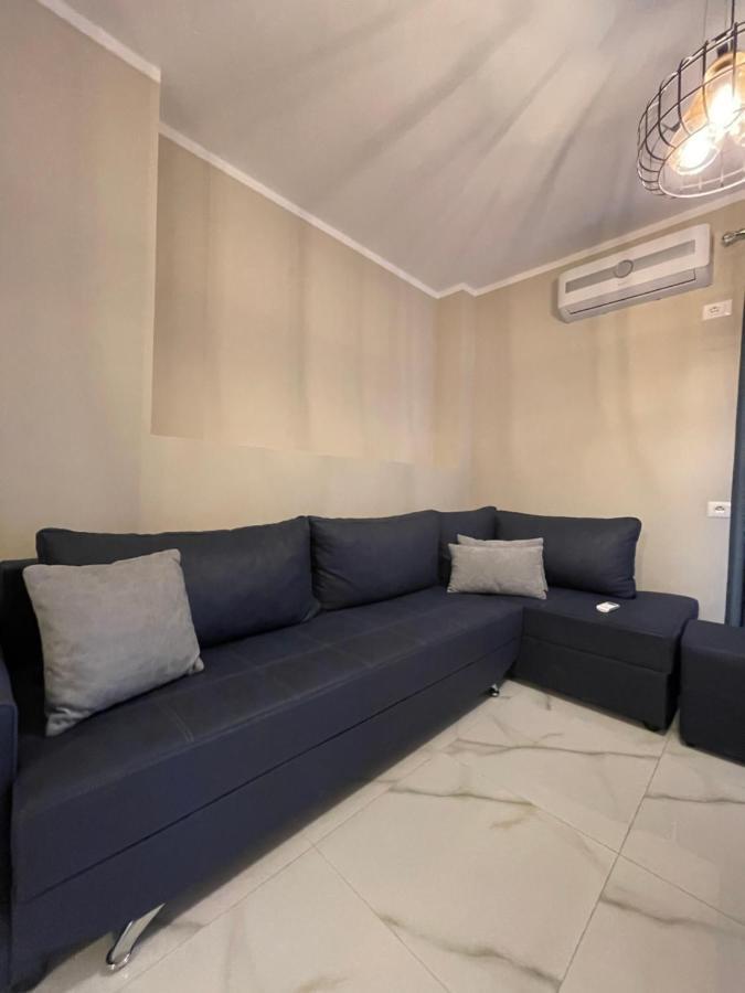 Modern Beachfront Apartments ซารานเดอ ภายนอก รูปภาพ