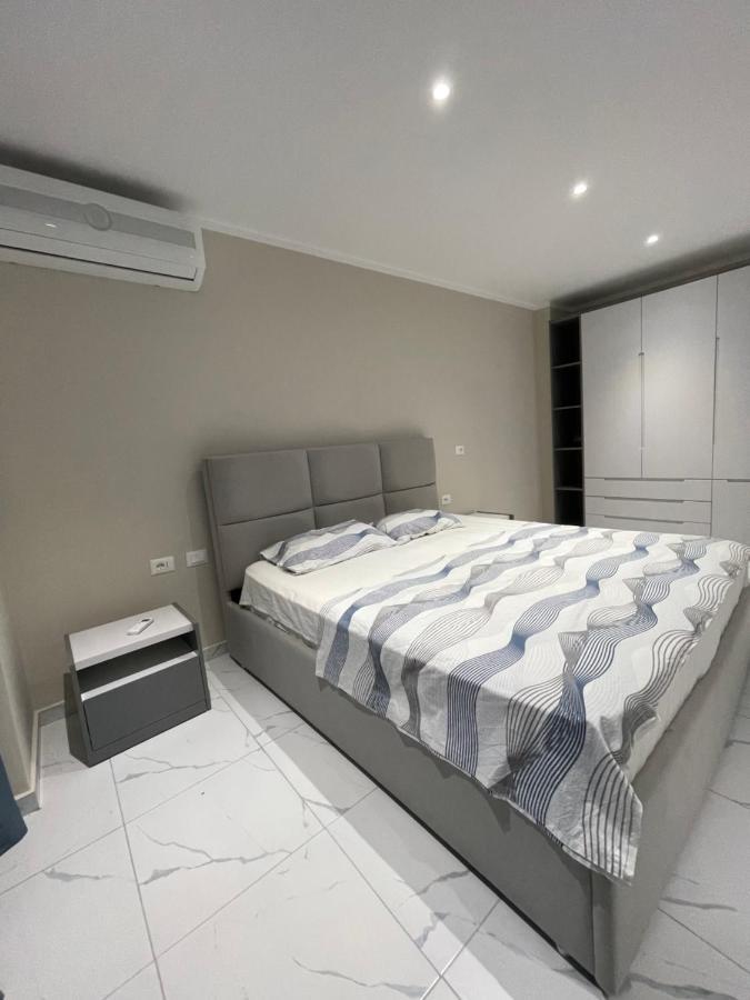 Modern Beachfront Apartments ซารานเดอ ภายนอก รูปภาพ