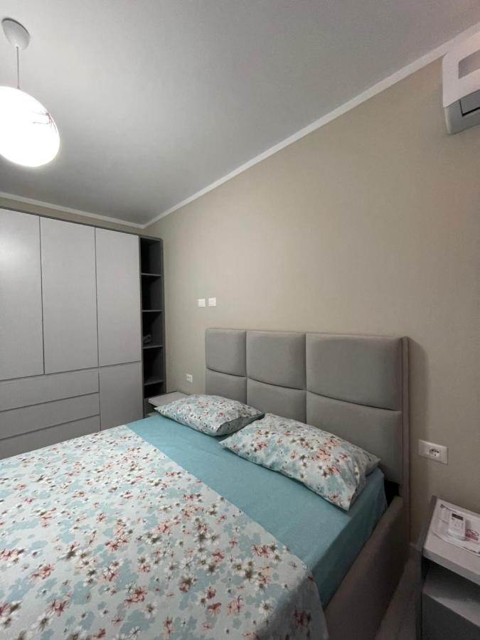 Modern Beachfront Apartments ซารานเดอ ภายนอก รูปภาพ