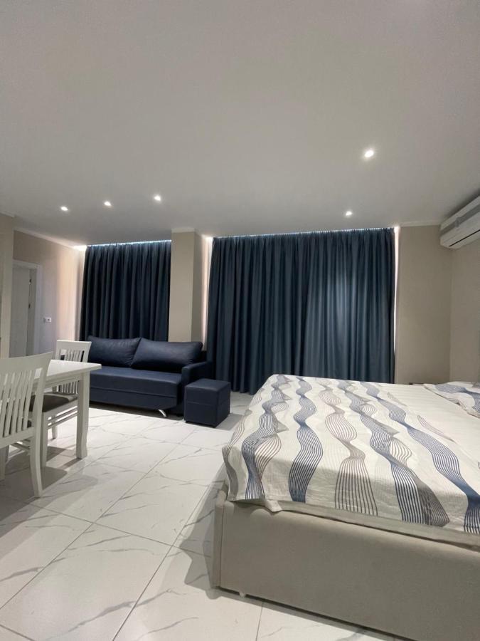 Modern Beachfront Apartments ซารานเดอ ภายนอก รูปภาพ