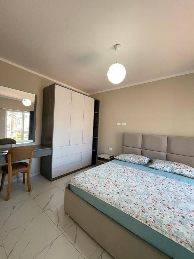 Modern Beachfront Apartments ซารานเดอ ภายนอก รูปภาพ