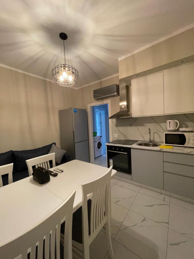 Modern Beachfront Apartments ซารานเดอ ภายนอก รูปภาพ