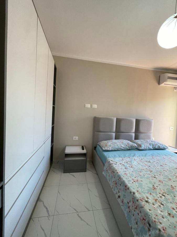 Modern Beachfront Apartments ซารานเดอ ภายนอก รูปภาพ